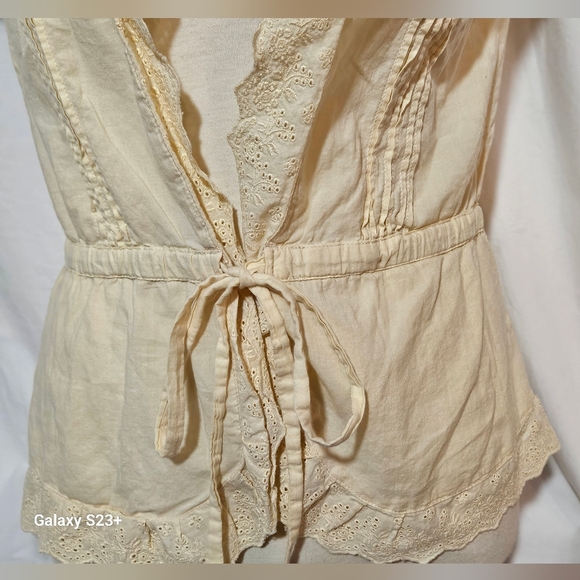 Vintage Medium Cream Top - Picture 5 of 7